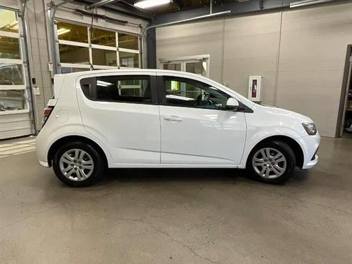 2017 Chevrolet Sonic LT