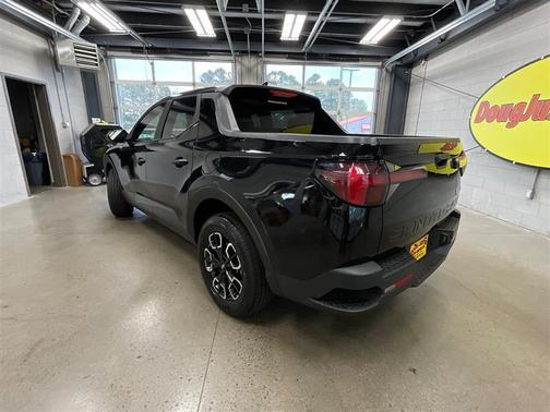 Phantom Black 2024 Hyundai SANTA CRUZ SEL