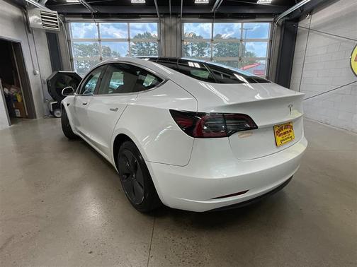Pearl White Multi-Coat 2020 Tesla Model 3 Standard Range