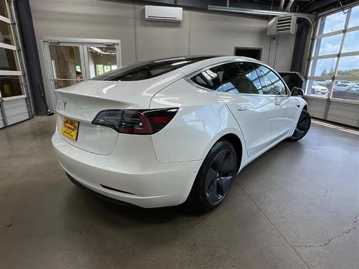 Pearl White Multi-Coat 2020 Tesla Model 3 Standard Range