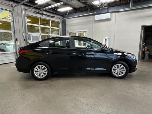 2019 Hyundai Accent SE