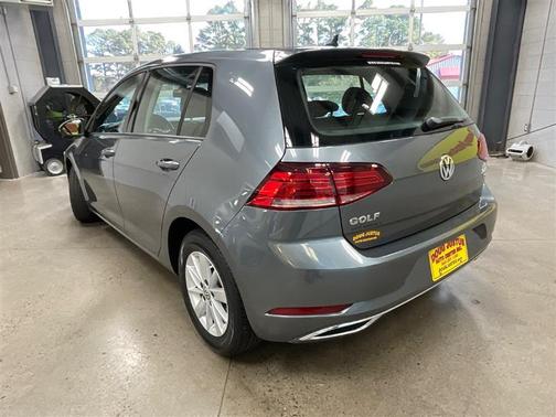 2018 Volkswagen Golf TSI S