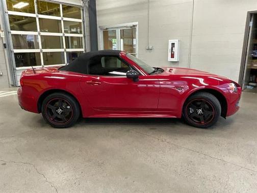 2017 FIAT 124 Spider Base