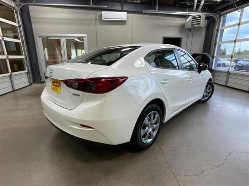 Snowflake White Pearl Mica 2015 Mazda Mazda3 i Sport