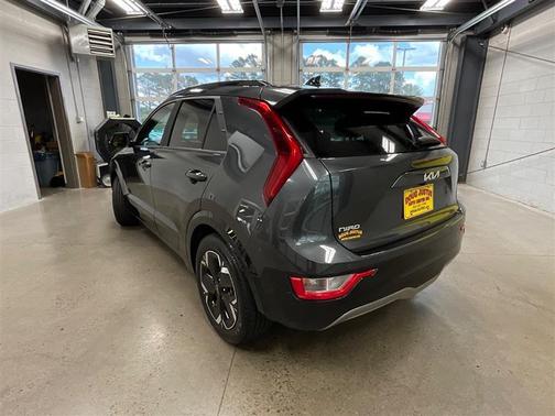 Graphite Gray 2023 Kia Niro EV Wind