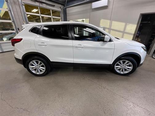 2017 Nissan Rogue Sport S