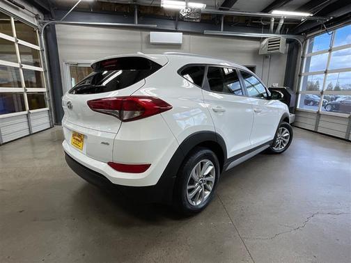 Dazzling White 2018 Hyundai TUCSON SEL