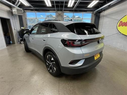 Silver 2022 Volkswagen ID.4 AWD Pro S