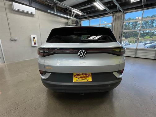 Silver 2022 Volkswagen ID.4 AWD Pro S