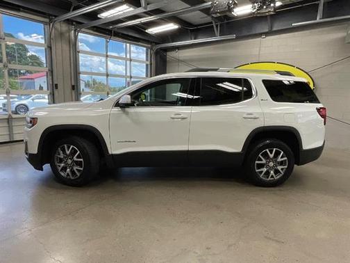 2023 GMC Acadia AWD SLT