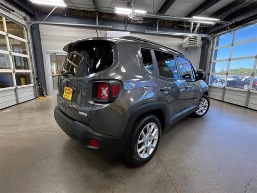 Granite Crystal Metallic Clearcoat 2019 Jeep Renegade Latitude