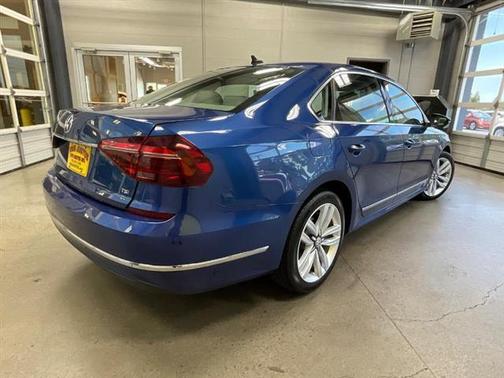 2017 Volkswagen Passat 1.8T SE w/Technology