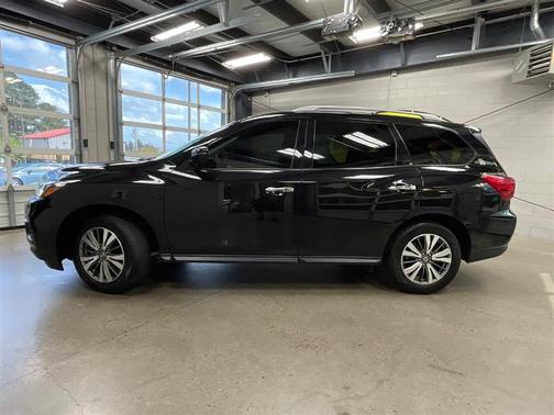 2020 Nissan Pathfinder S 2WD