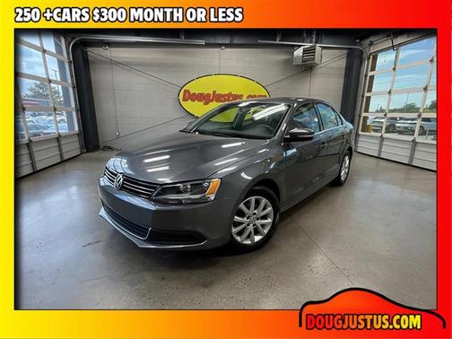 Platinum Gray Metallic 2013 Volkswagen Jetta SE