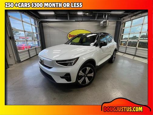 Crystal White Metallic 2023 Volvo XC40 Recharge Pure Electric Twin Plus