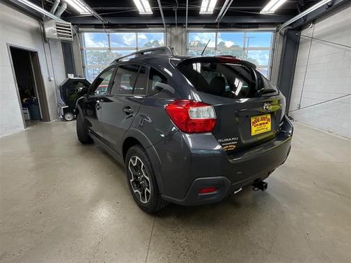 Dark Gray Metallic 2017 Subaru Crosstrek 2.0i