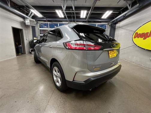 2020 Ford Edge SE