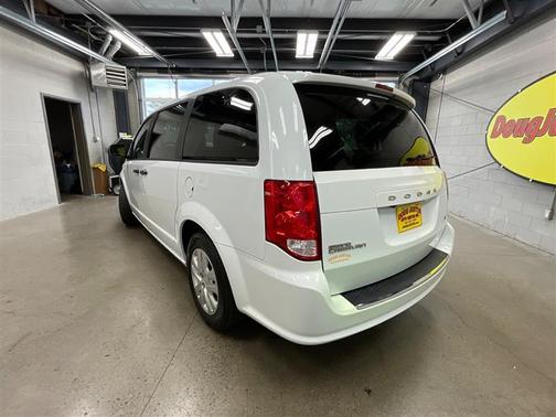 White Knuckle Clearcoat 2019 Dodge Grand Caravan SE