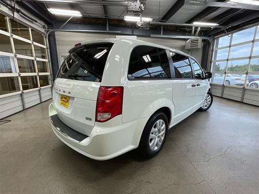 White Knuckle Clearcoat 2019 Dodge Grand Caravan SE