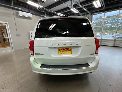 White Knuckle Clearcoat 2019 Dodge Grand Caravan SE