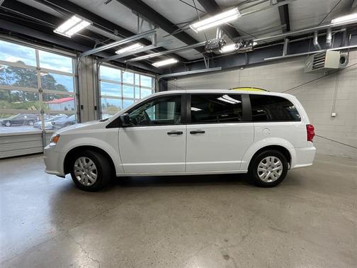 White Knuckle Clearcoat 2019 Dodge Grand Caravan SE