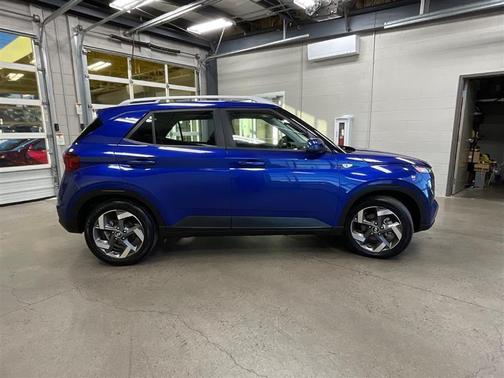 2024 Hyundai VENUE SEL