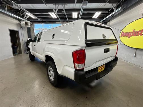 Super White 2017 Toyota Tacoma SR