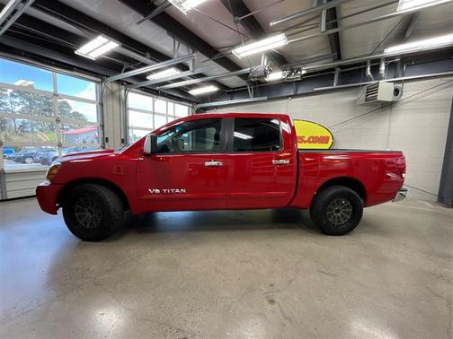 Red 2006 Nissan Titan SE Crew Cab