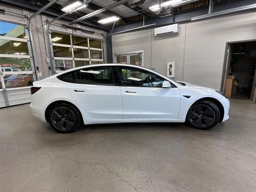 Pearl White Multi-Coat 2021 Tesla Model 3 Standard Range Plus