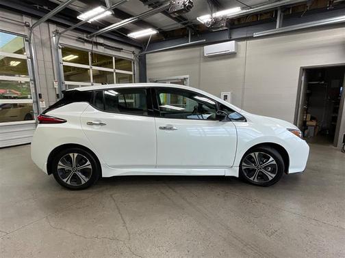 White 2020 Nissan Leaf SL PLUS 62 kWh