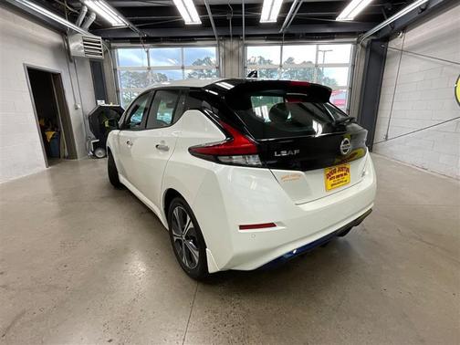 White 2020 Nissan Leaf SL PLUS 62 kWh