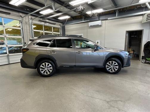 Brilliant Bronze Metallic 2023 Subaru Outback Premium