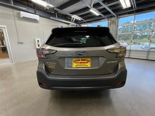 Brilliant Bronze Metallic 2023 Subaru Outback Premium