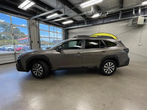 Brilliant Bronze Metallic 2023 Subaru Outback Premium