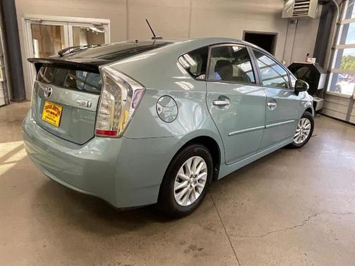 2014 Toyota Prius Plug-in Base