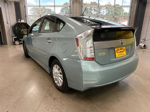 2014 Toyota Prius Plug-in Base