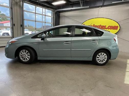 2014 Toyota Prius Plug-in Base