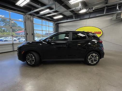 Abyss Black Pearl 2023 Hyundai KONA EV SEL