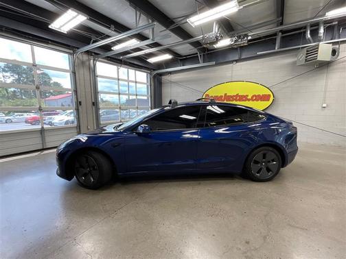 Deep Blue Metallic 2021 Tesla Model 3 Standard Range Plus