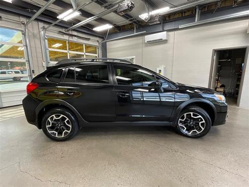 Crystal Black Silica 2016 Subaru Crosstrek 2.0i Premium