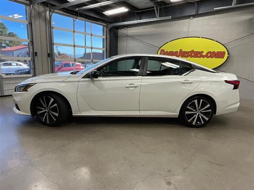 2021 Nissan Altima SR FWD