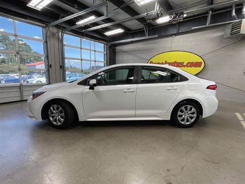White 2020 Toyota Corolla LE