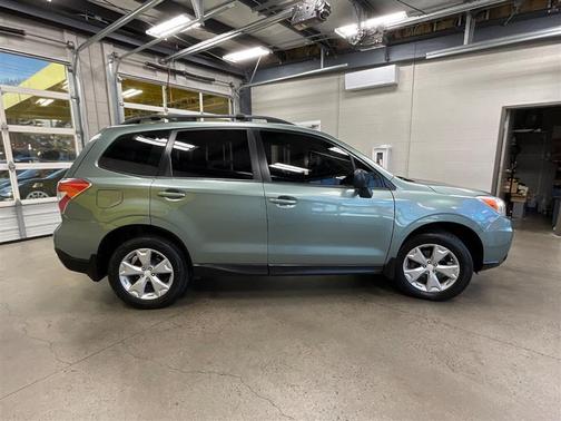2016 Subaru Forester 2.5i