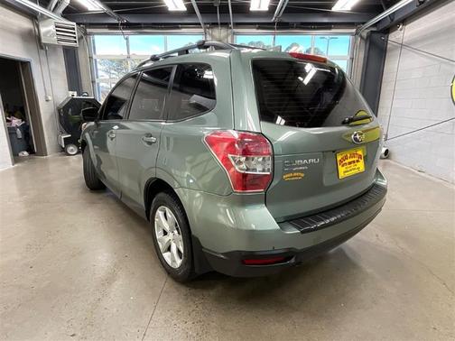 2016 Subaru Forester 2.5i