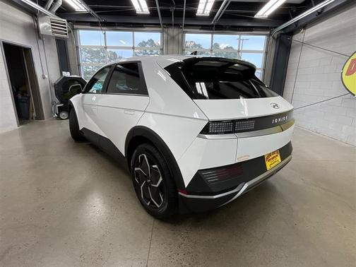 Atlas White 2024 Hyundai IONIQ 5 SEL