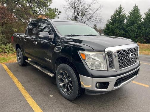 2017 Nissan Titan SV
