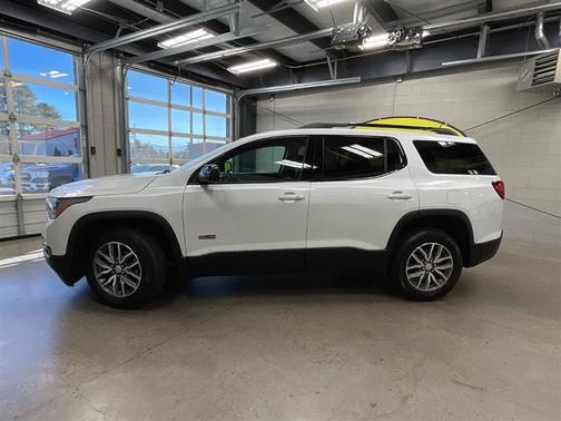 2017 GMC Acadia SLE-2