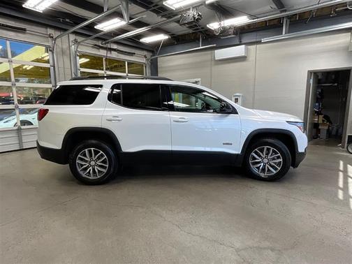 2017 GMC Acadia SLE-2