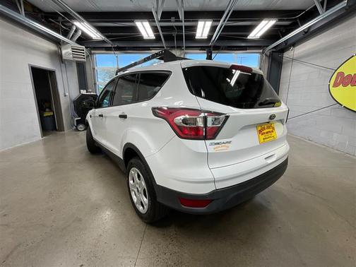 Oxford White 2017 Ford Escape S