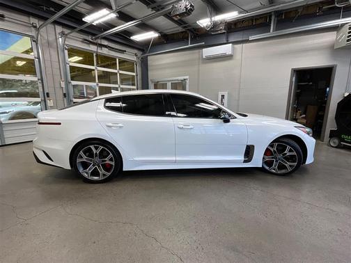 Snow White Pearl 2020 Kia Stinger GT